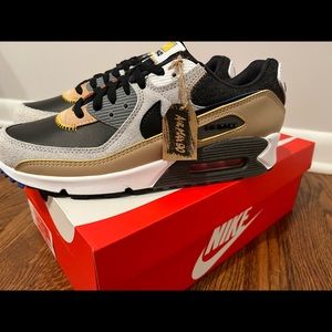 NEW Nike Air Max 90 SE
